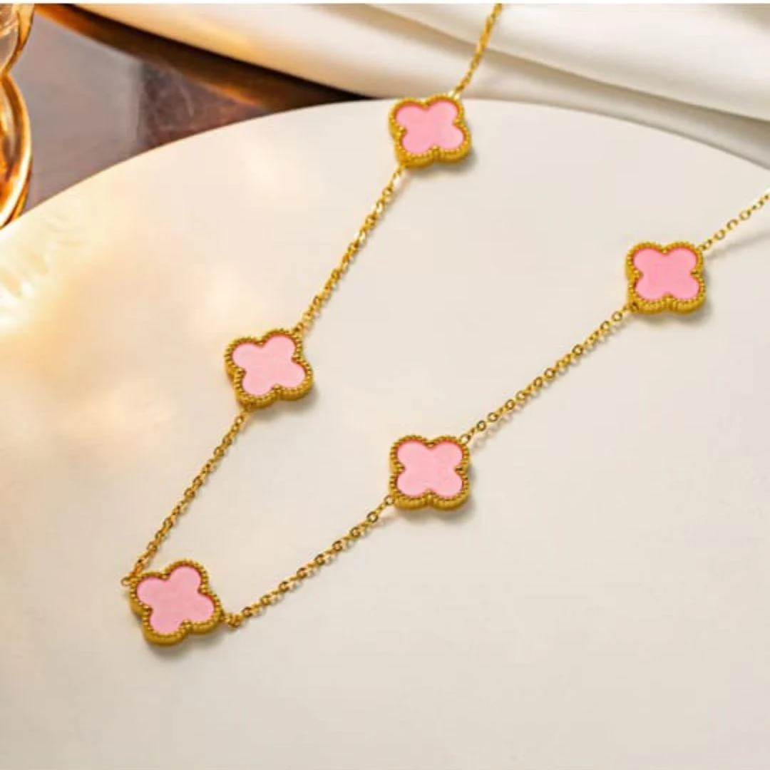 Timeless Clover Neckpiece - Image 3