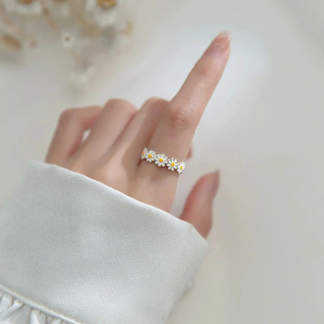 Daisy Flower Ring - Image 5