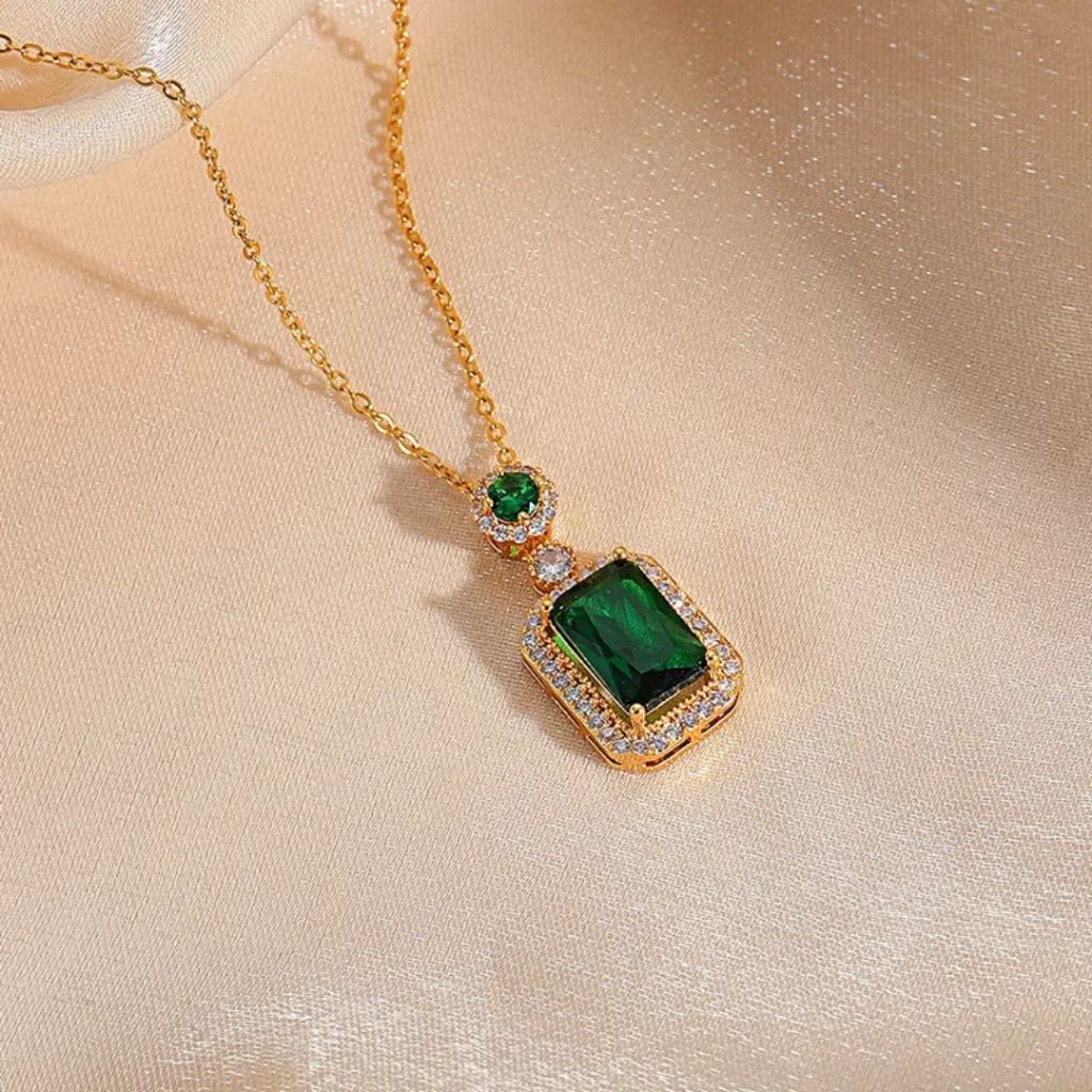 Emerald Drip Necklace - Image 4