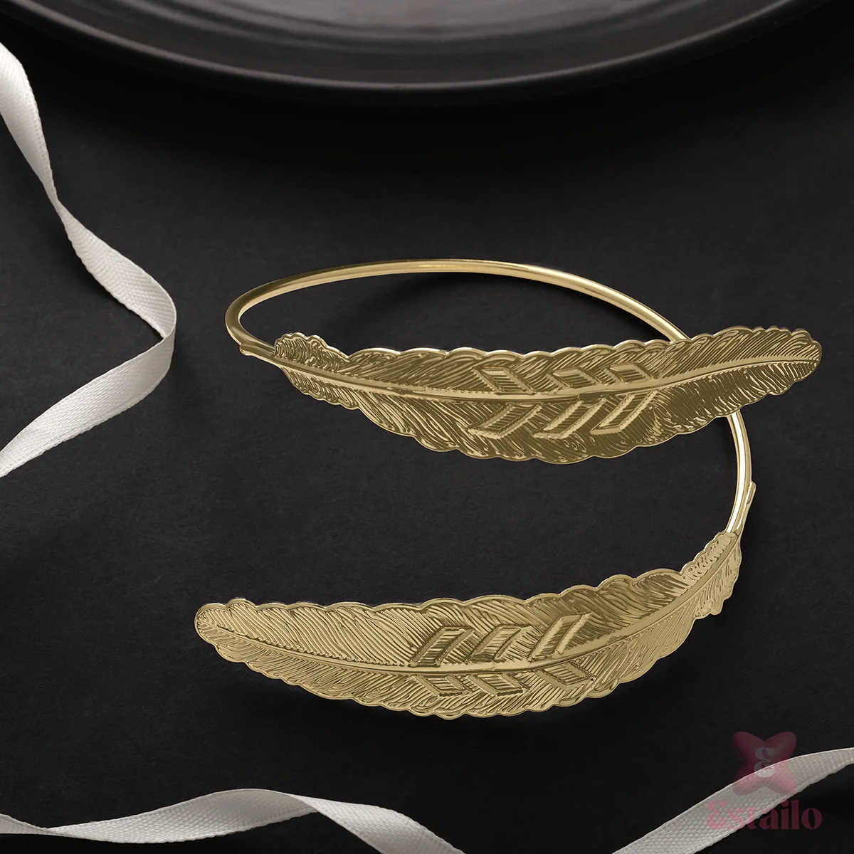 Golden Leaf Upper Arm Cuff - Image 3