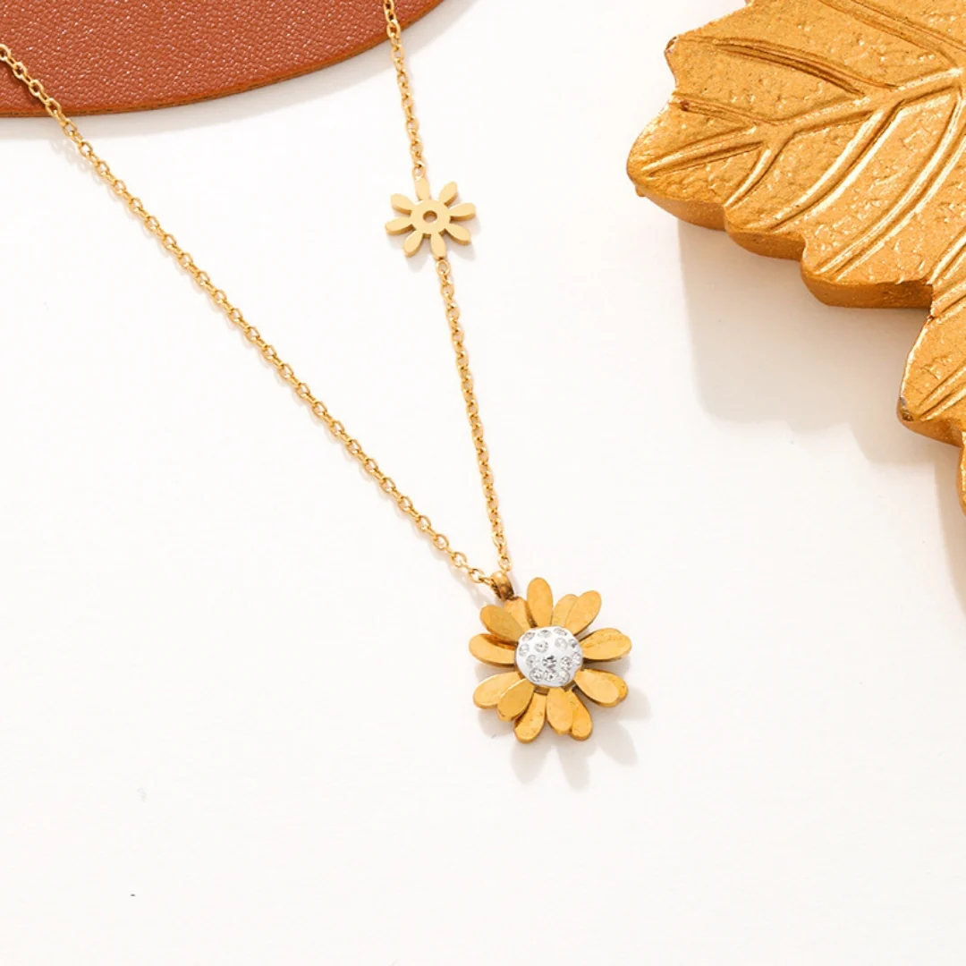 Lumina Daisy Necklace - Image 3