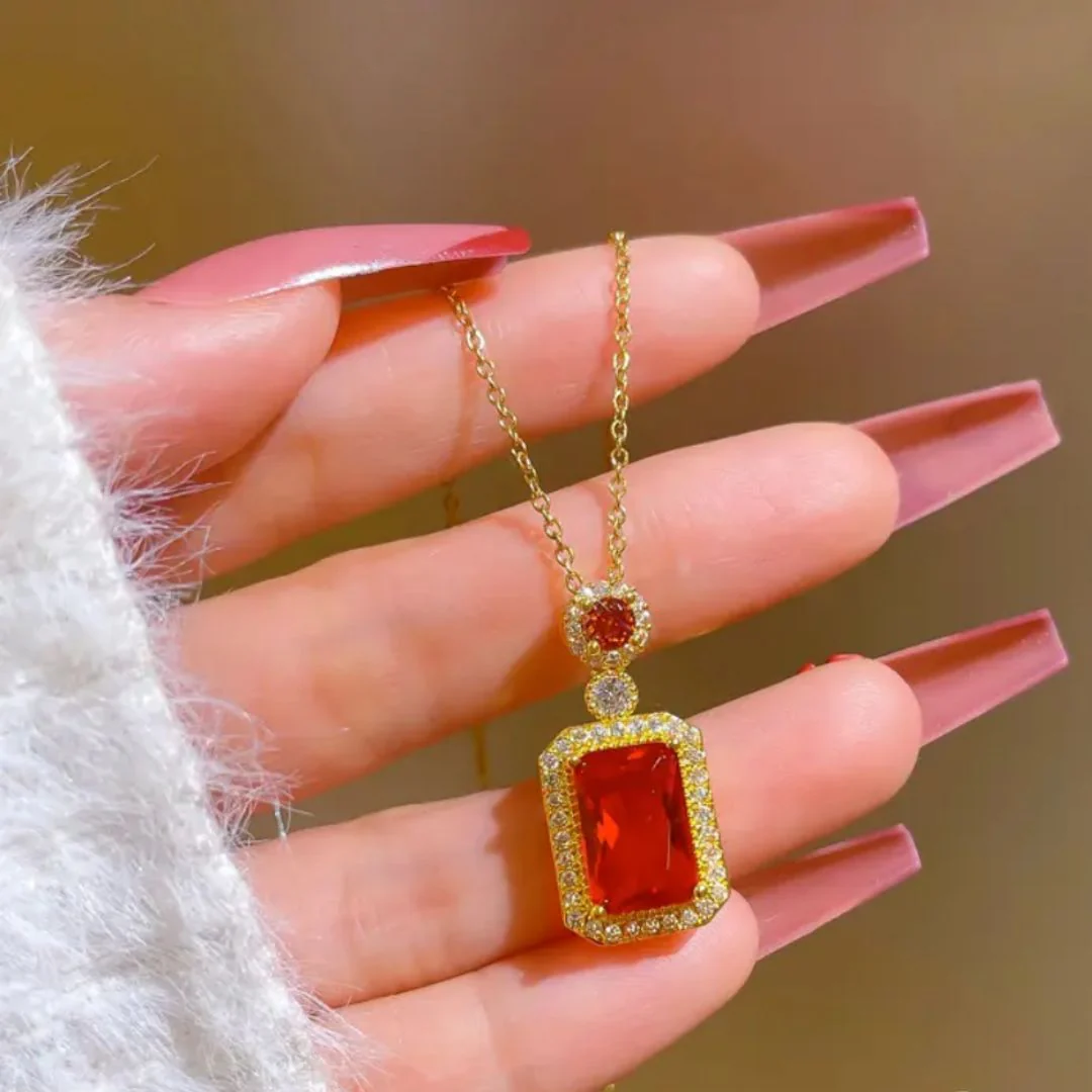 Lustre of Quinn Necklace