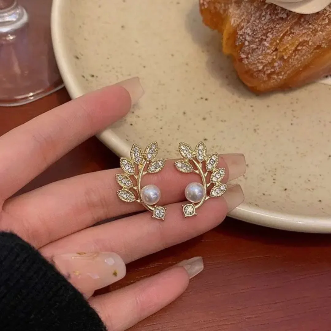 Pearlfect Minimal Earrings - Image 3