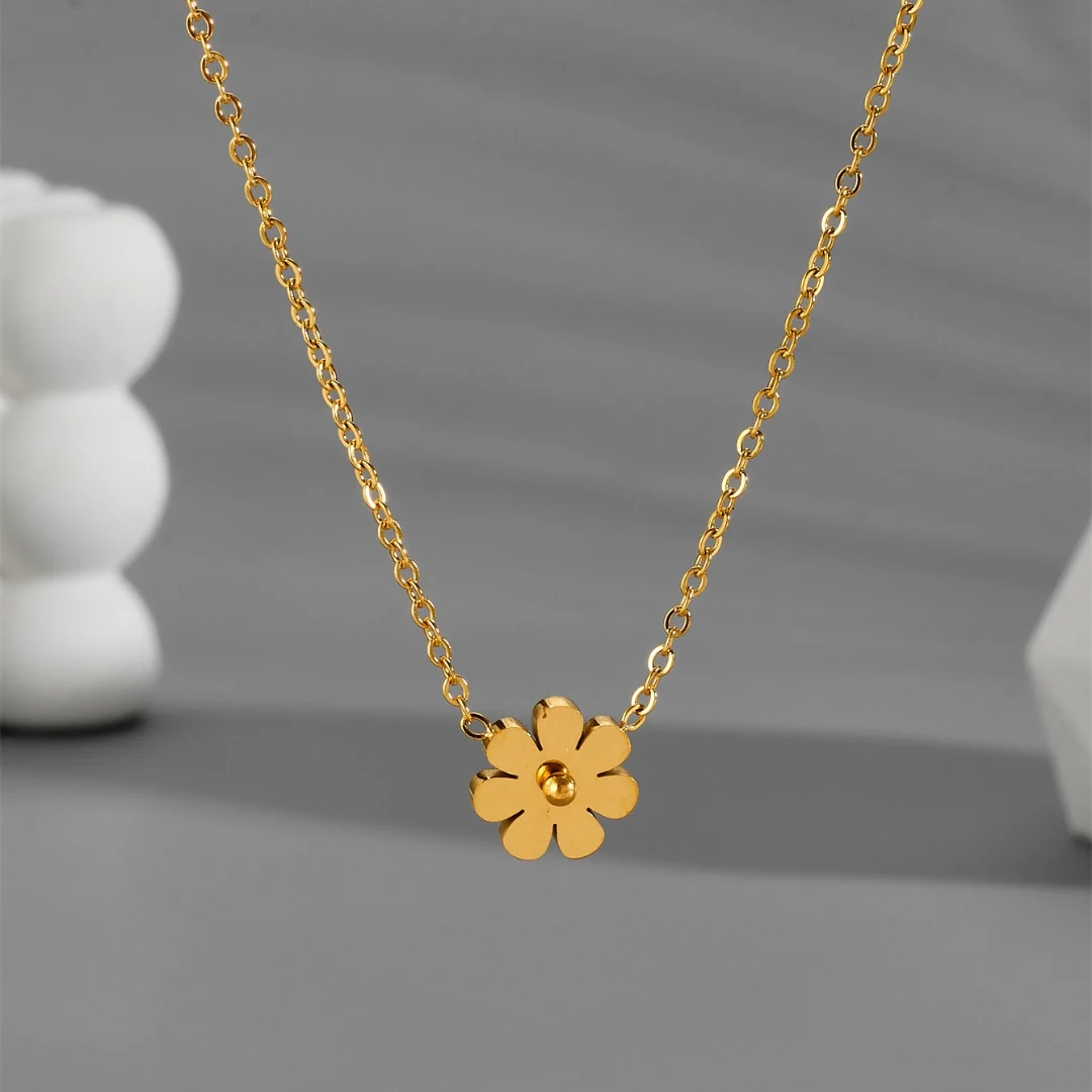 Petite Daisy Charm Necklace - Image 4